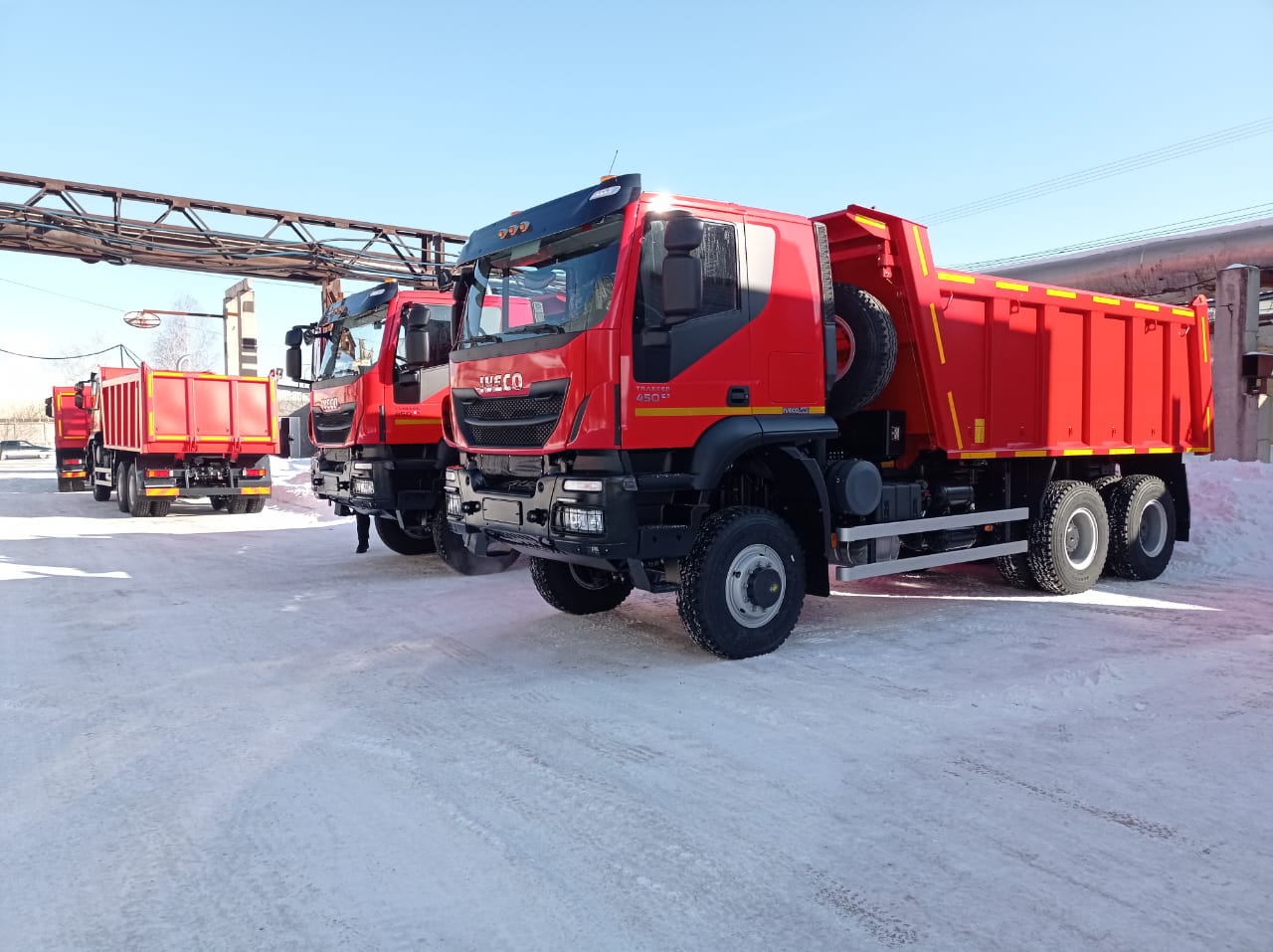 Партия полноприводных самосвалов IVECO TRAKKER для золотодобытчиков
