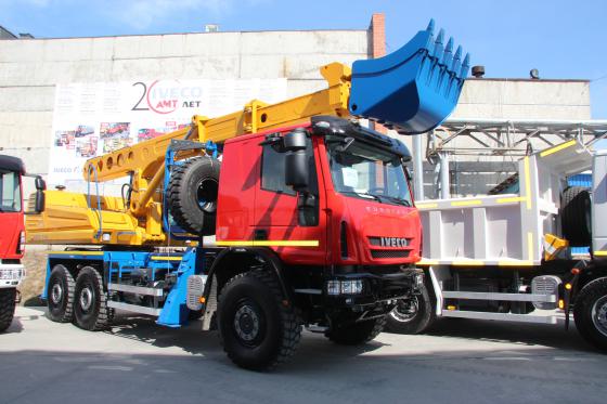 Экскаватор-планировщик на шасси Eurocargo 6х6